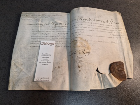 LODEWIJK XVI Commissie voor Joseph Etienne Sipion de Thonun, “garde du corps de notre très cher et très ainé frère Monsieur en la Compagnie de Levia”, tot kapitein der cavallerie, getekend te Versailles, 4-4-1781, charter op perkament (met herstelde scheu