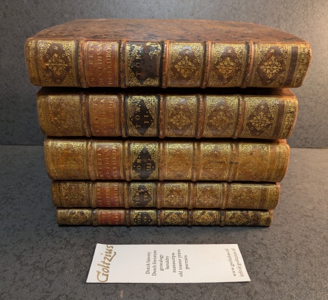Rousset de Missy, J. Les interets presens des puissances de l'Europe, fondez sur les traitez conclus depuis la Paix d'Utrecht inclusivement, & sur les preuves de leurs pretentions particulieres. 5 volumes, 's Gravenhage, A. Moetjens, 1733-1736.