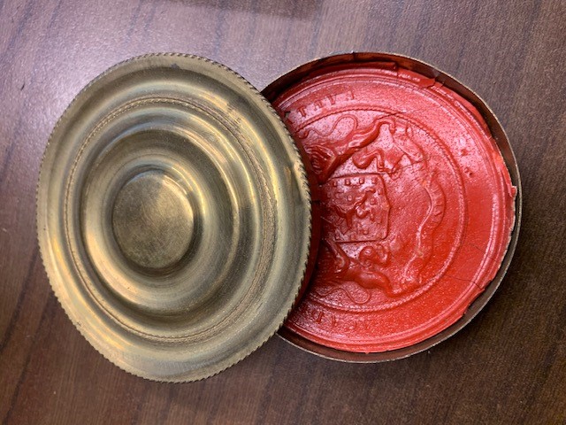 Wax seal of Academia Lugduno Batavia (Leiden University) in round brass box