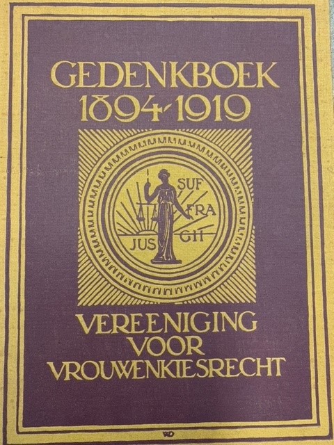 Gedenkboek bij het 25-jarig bestaan van de Vereeniging voor Vrouwenkiesrecht 1894-1919.