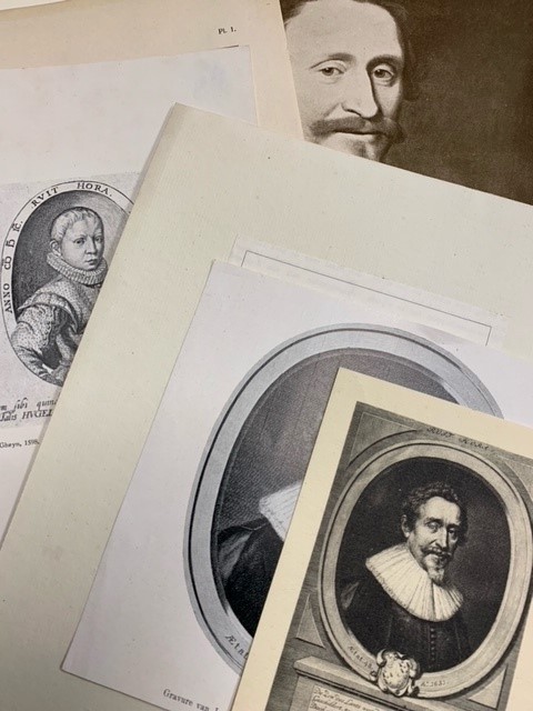  - Set of 38 reproductions from the book by Van Beresteyn of portraits of Hugo de Groot, with: 4 other reproductions of portraits.