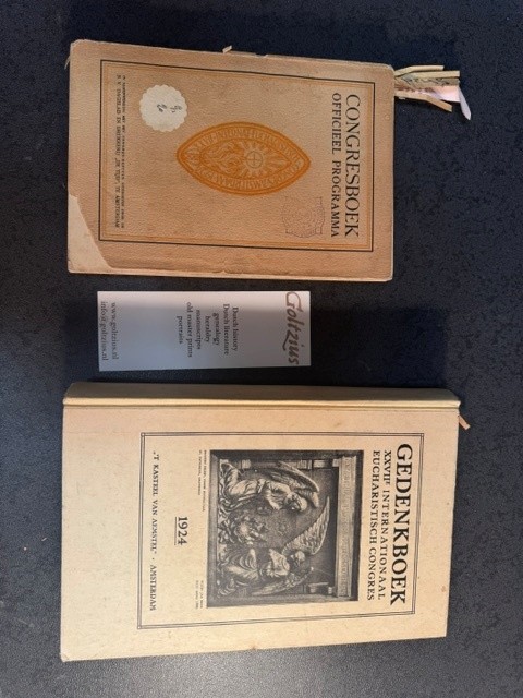 Gedenkboek and congresboek XXVIIe Internationaal Eucharistisch Congres 1924